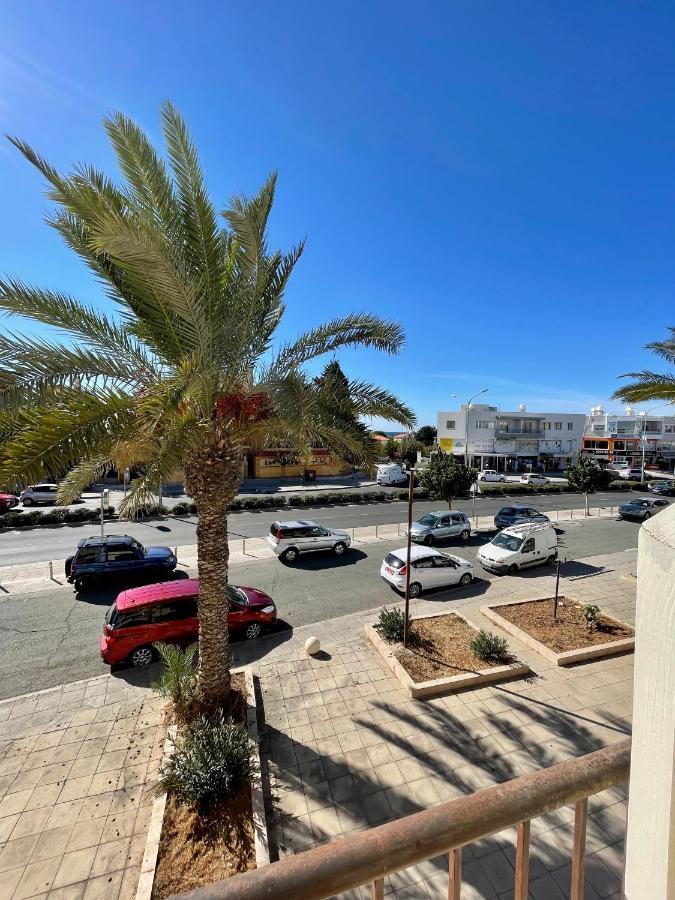 109 Queens Gardens, Paphos Apartment Exterior photo