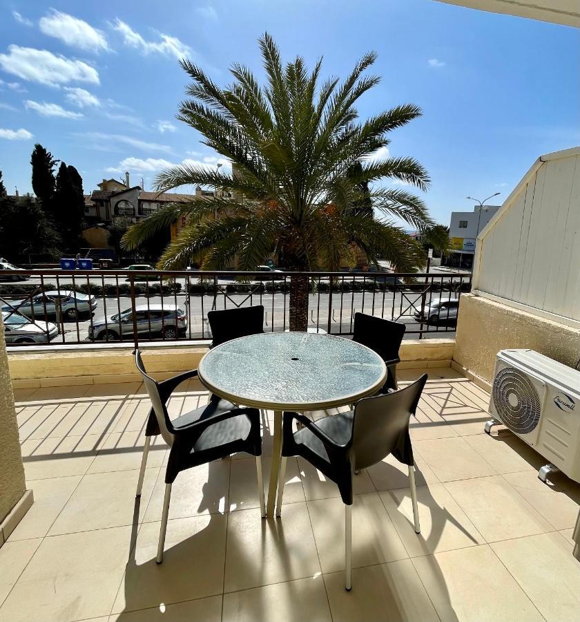 109 Queens Gardens, Paphos Apartment Exterior photo